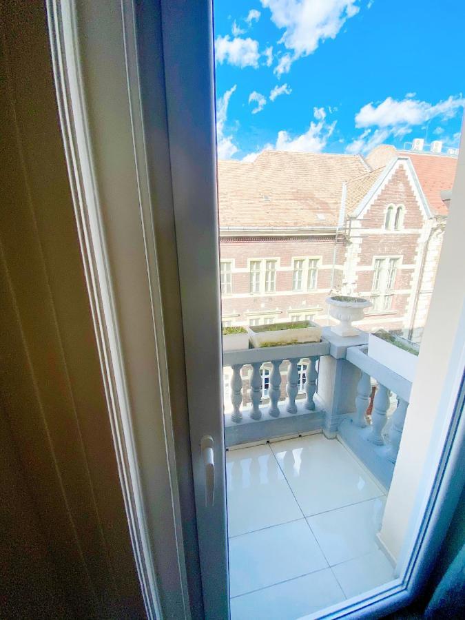 Luxury Apartment In The Centre Ac Parking Garden Budapest Exterior foto