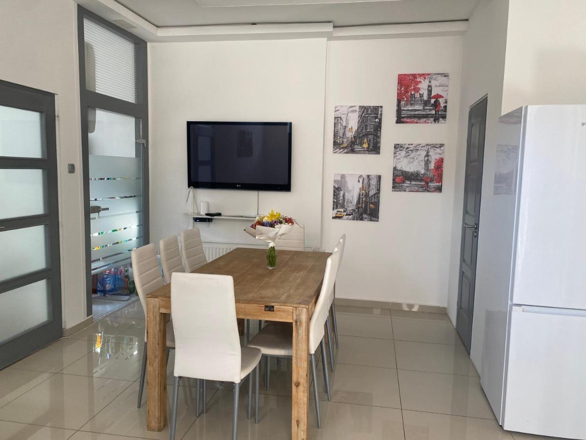 Luxury Apartment In The Centre Ac Parking Garden Budapest Exterior foto